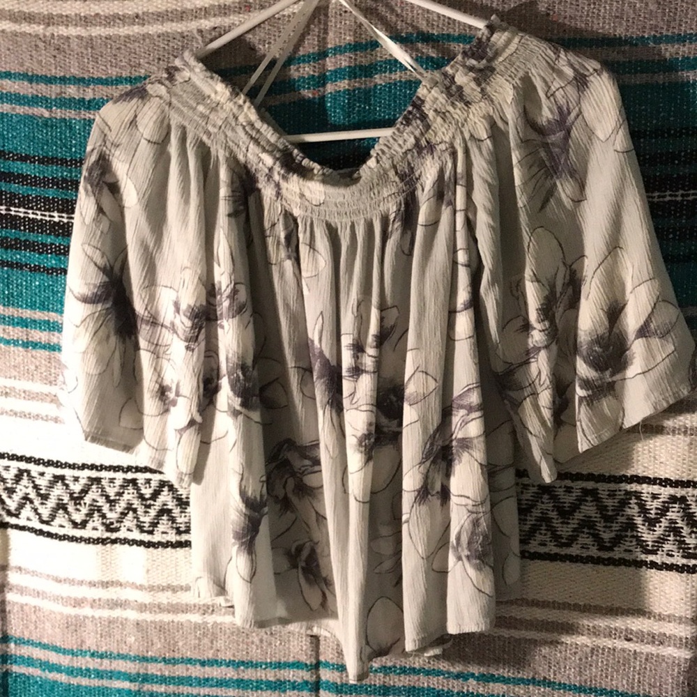 One ❤️ Cloth lose off-shoulder top